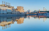 Raushskaya Embankment.